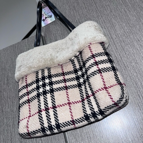Burberry: Sherpa Fur Shearling Nova Check Reversible Tote ❤️ (rare find) - Picture 9 of 16
